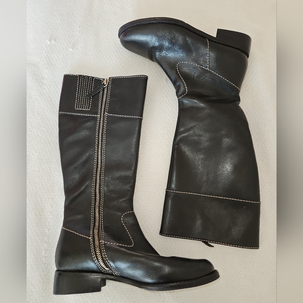 Elegant Black Leather Heeled Boots